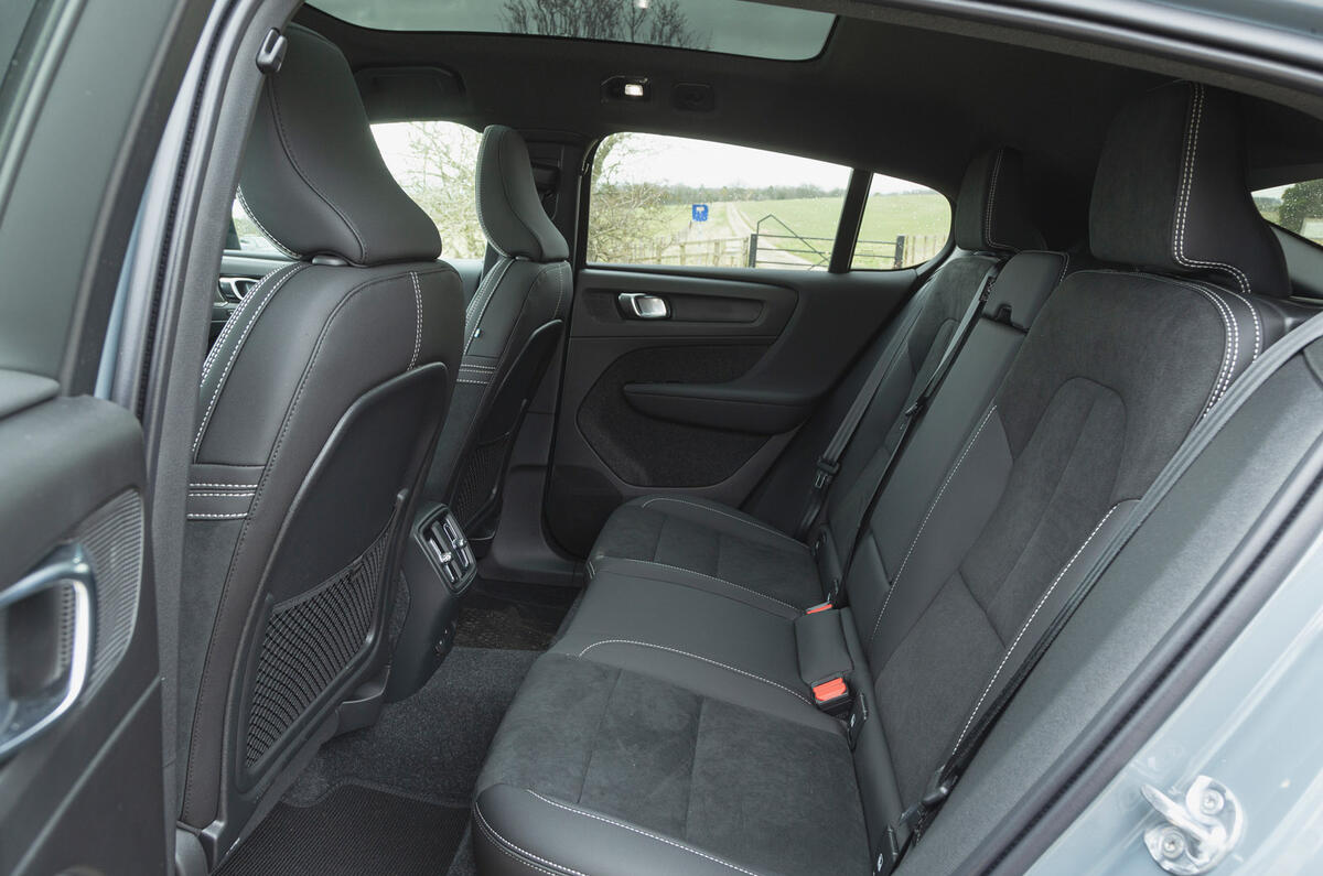 15b Volvo C40 Recharge RoadTest 2022 rearseats