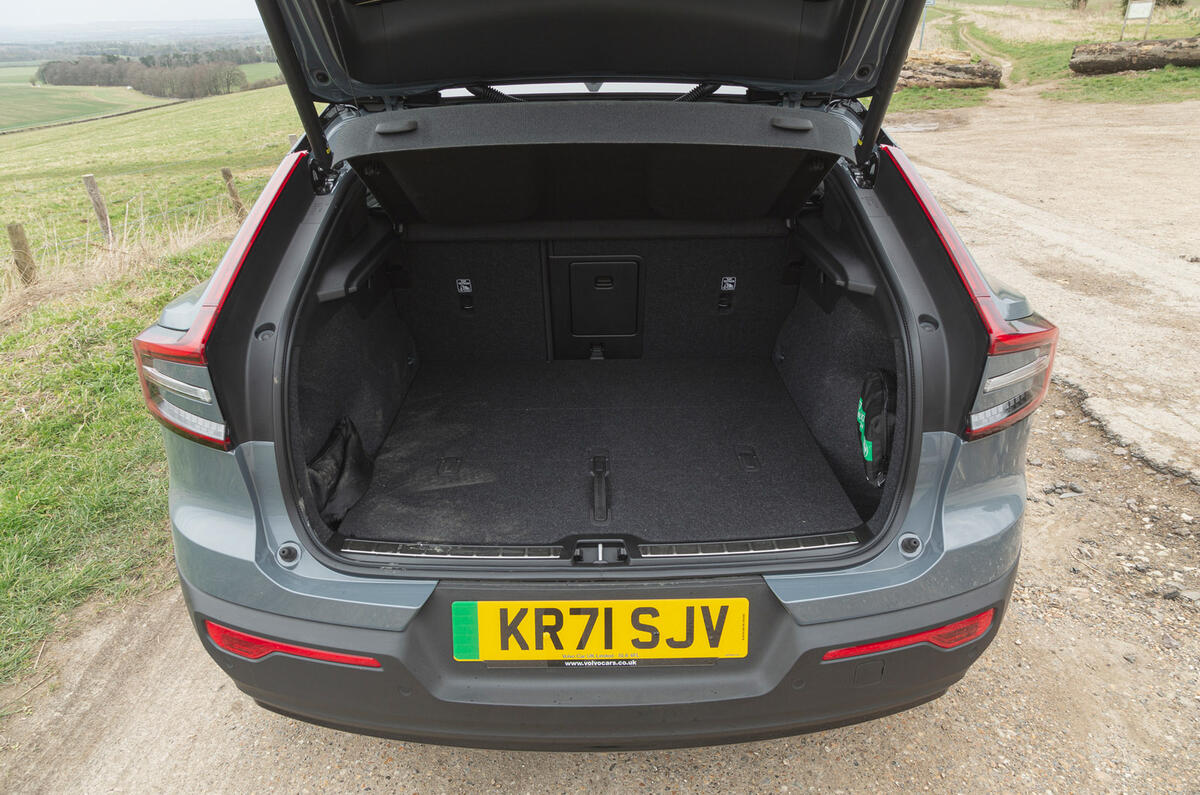 15c Volvo C40 Recharge RoadTest 2022 boot