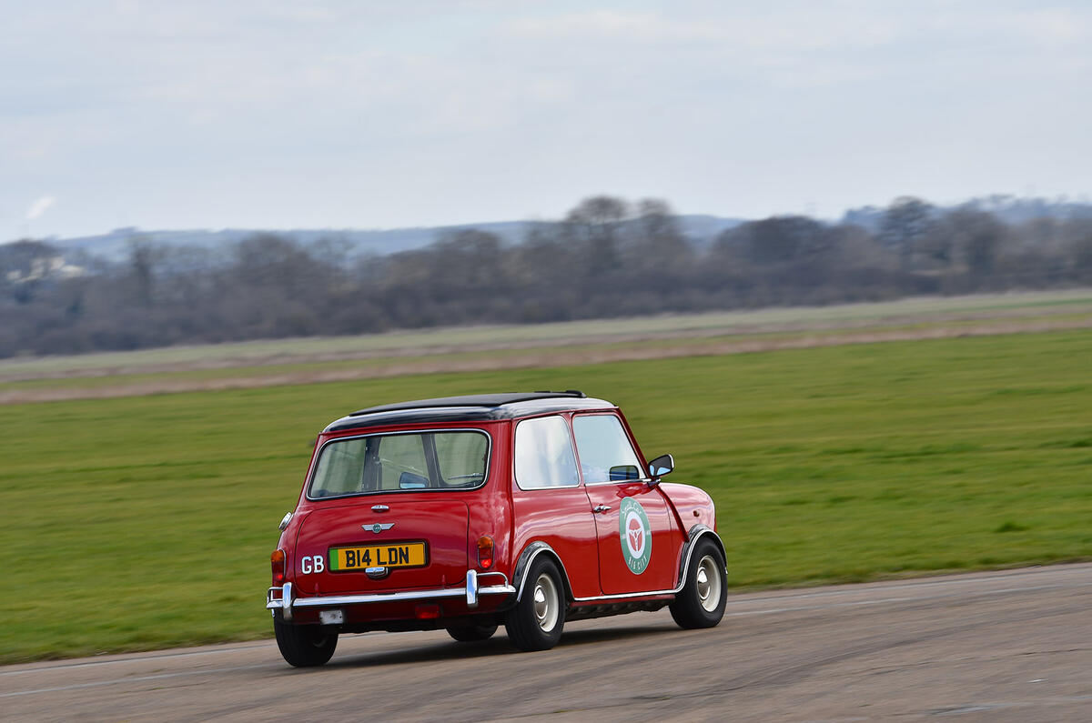 16 Electrogenic Mini Cooper electric 2022 FD rear wide 16 Electrogenic Mini Cooper electric 2022 FD rear wide