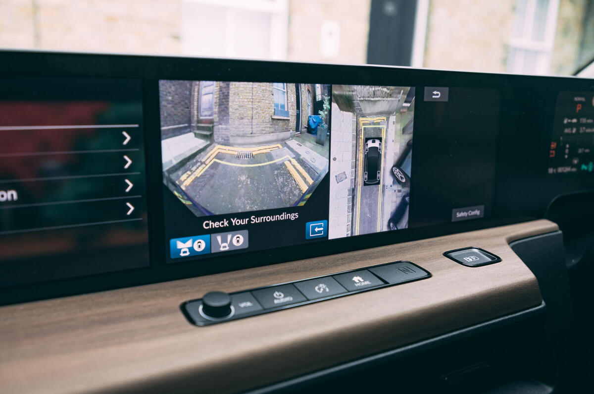 Honda e 2020 road test review - reversing camera