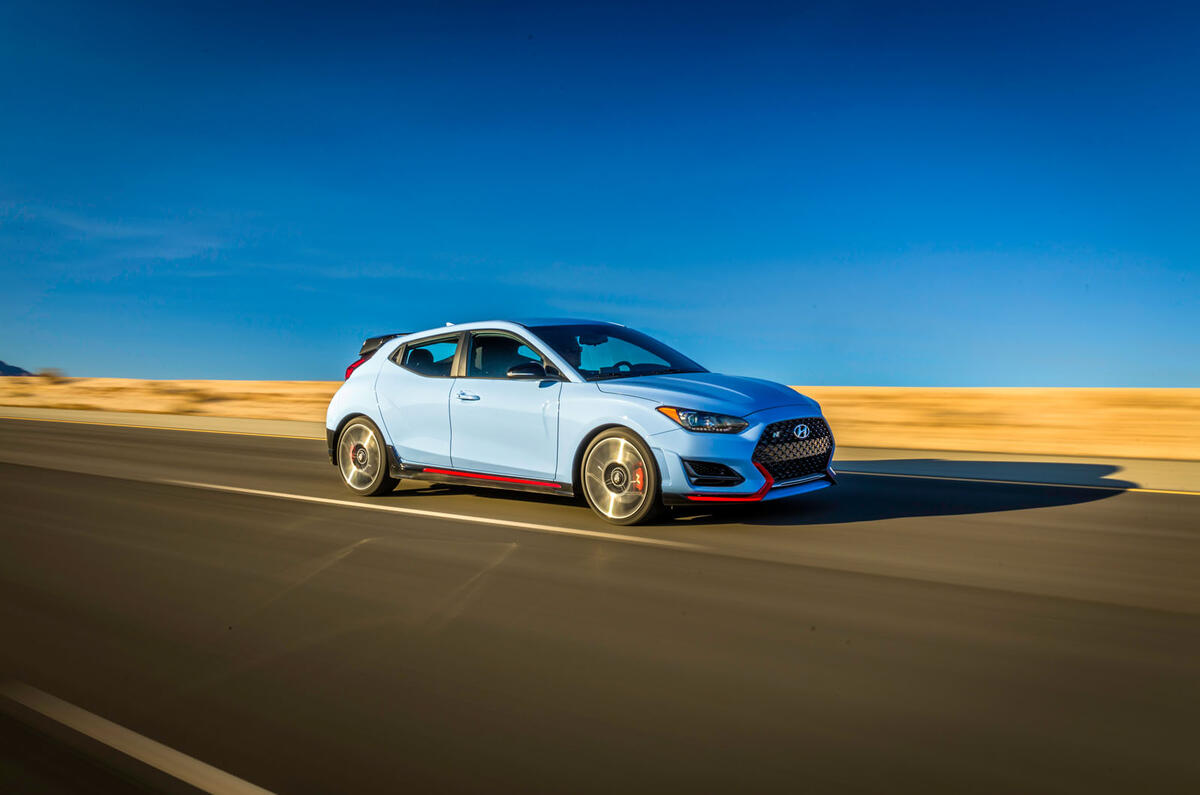 Hyundai Veloster N 2018 review - on the road side
