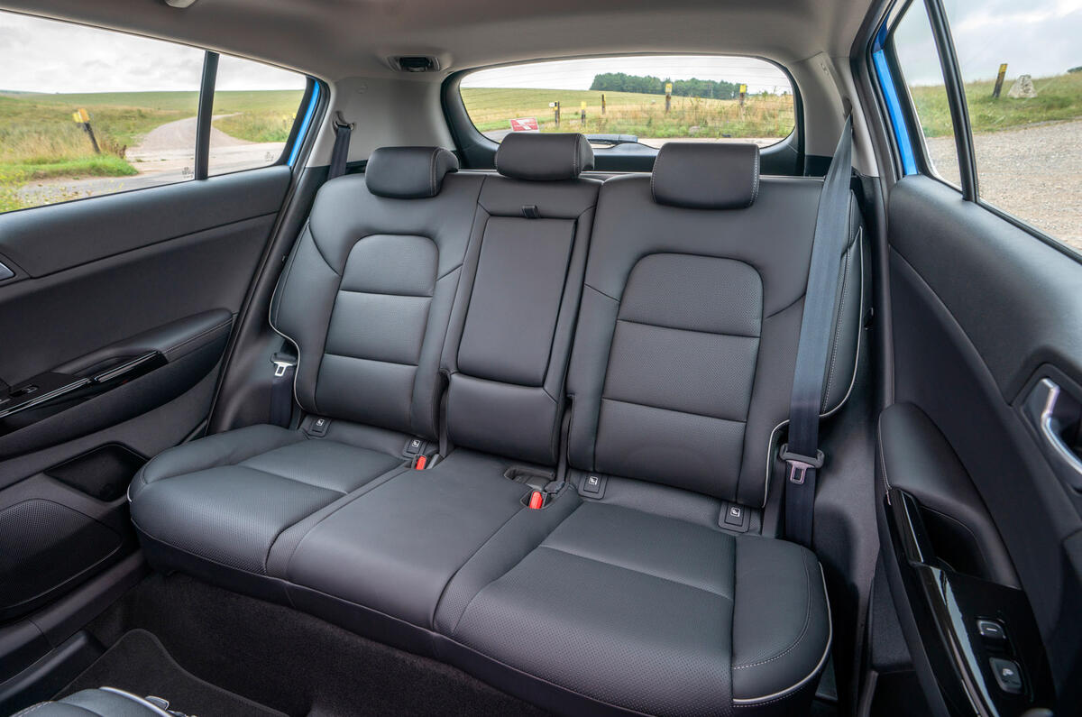 16 Kia Sportage 2020 road test review update rear seats