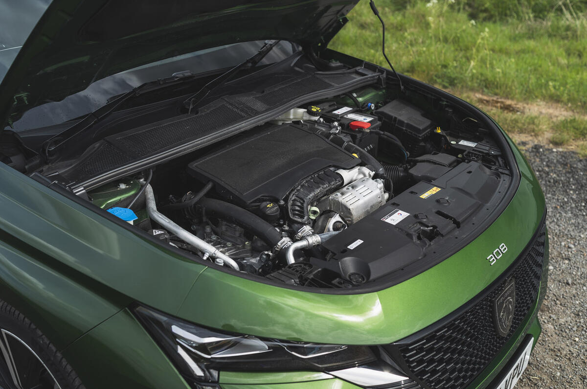 16 Peugeot 308 RT 2022 engine
