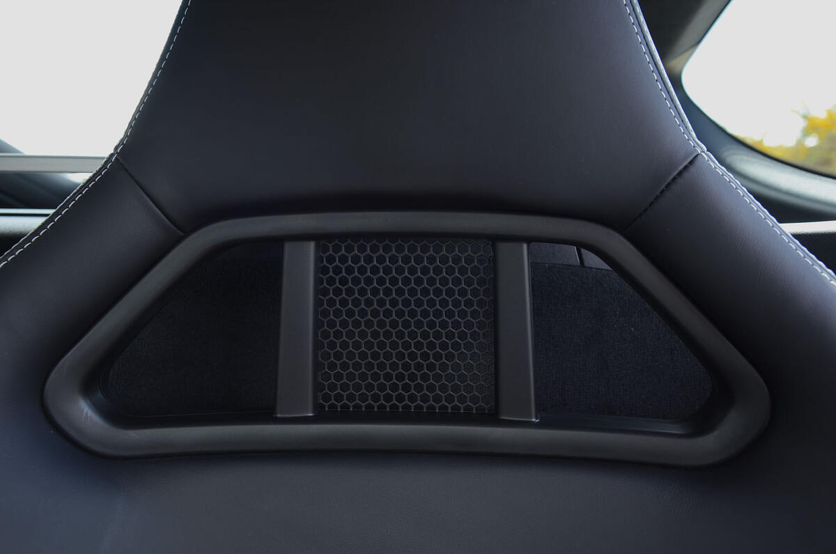 Porsche 718 Cayman GTS 2018 review seats