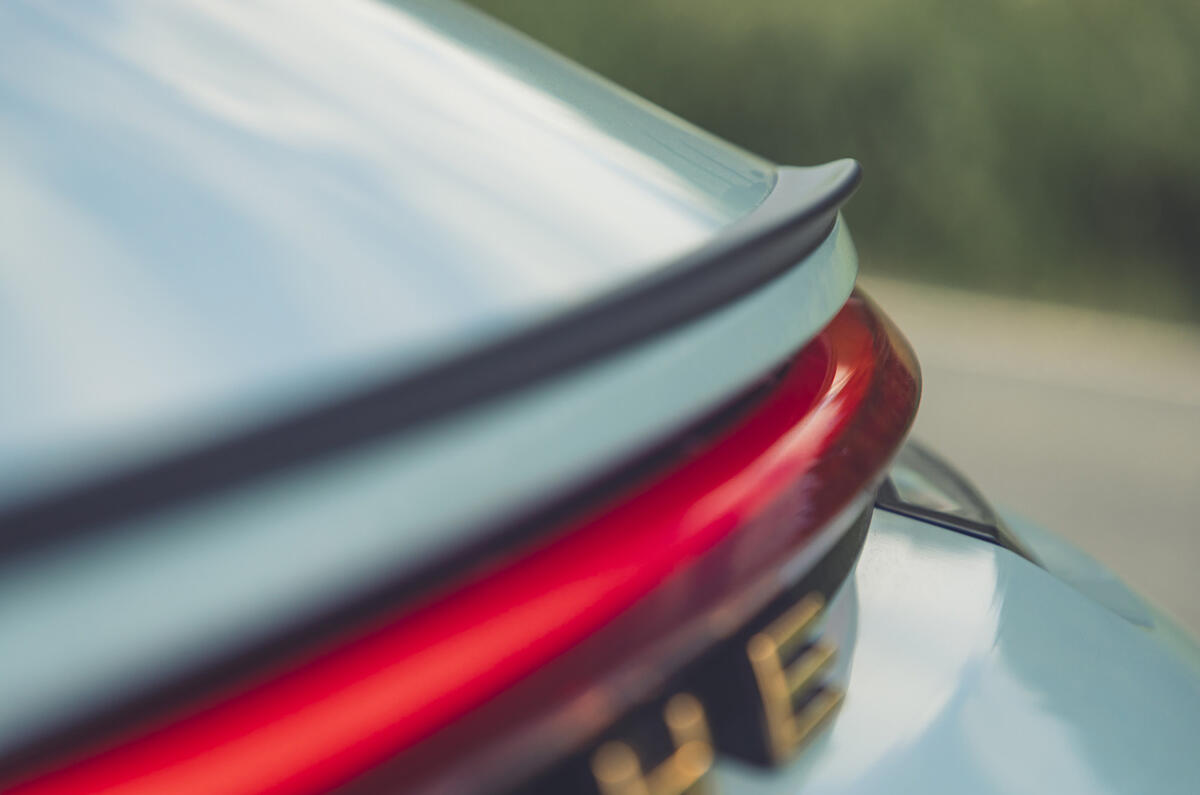 16 Porsche 911 S:T 2024 spoiler 16 Porsche 911 S:T 2024 spoiler