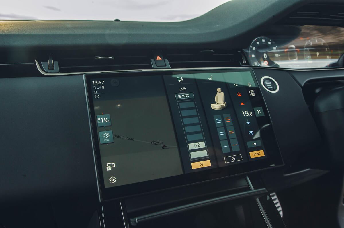 16 Range Rover Evoque RT 2024 climate control