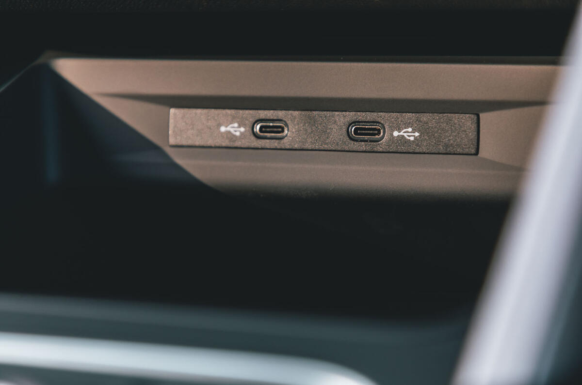 Seat Leon eHybrid 2020 road test review - USB ports