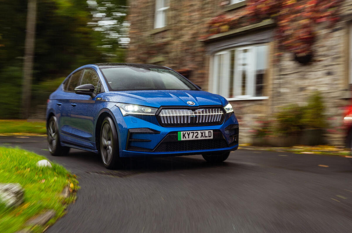 16 Skoda Enyaq iV Coupe vRS FD 2022 corner track 16 Skoda Enyaq iV Coupe vRS FD 2022 corner track