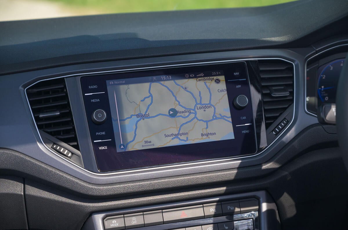 Volkswagen T-Roc Cabriolet 2020 road test review - infotainment