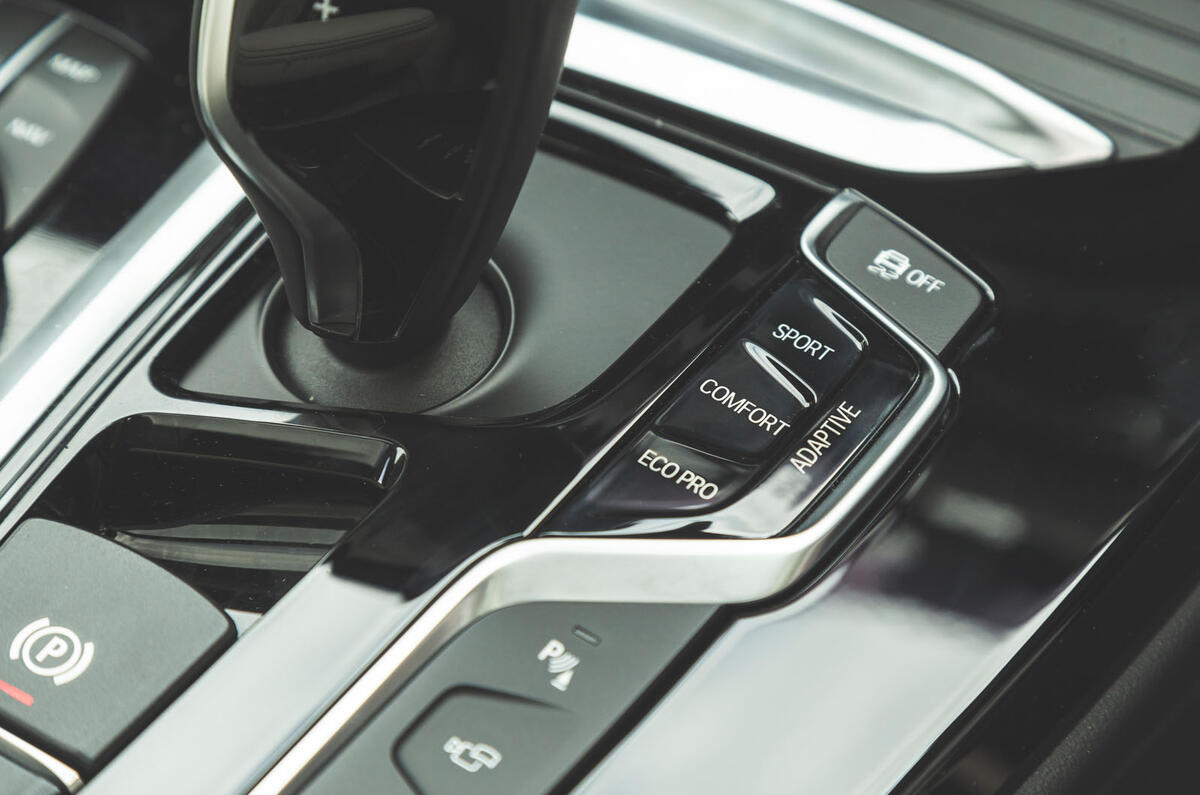 Alpina XD3 2019 UK road test review - centre console