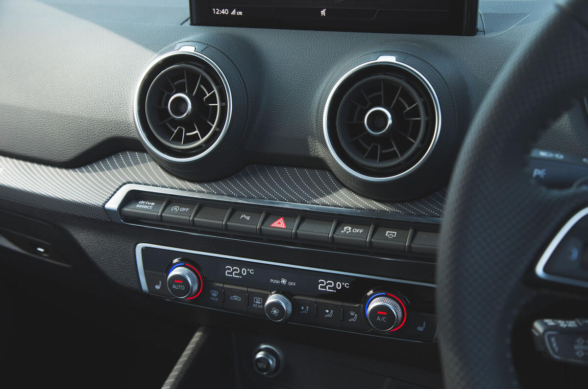 Audi SQ2 2019 road test review - climate controls