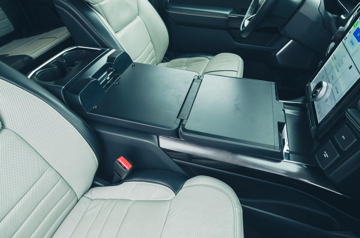 17 Ford F150 Lightning RT 2023 centre console laptop table