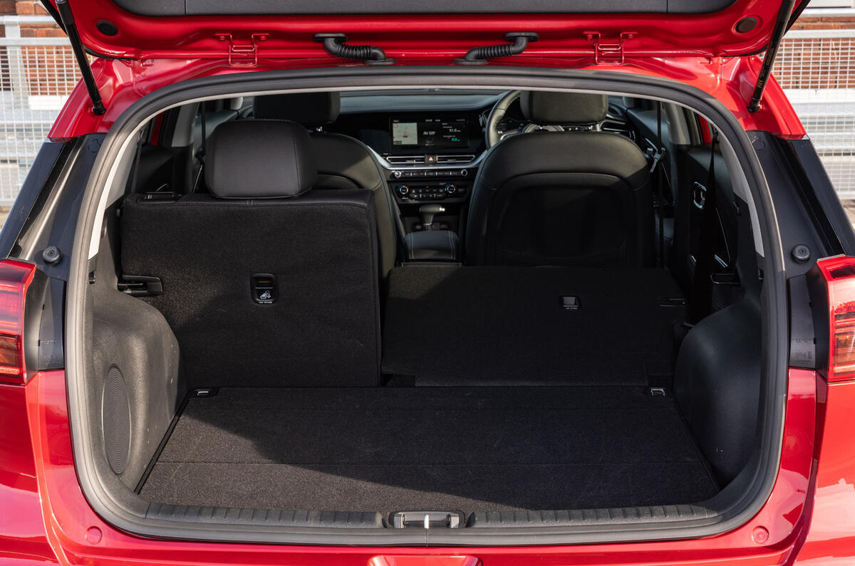 17 Kia Niro 2021 road test review boot