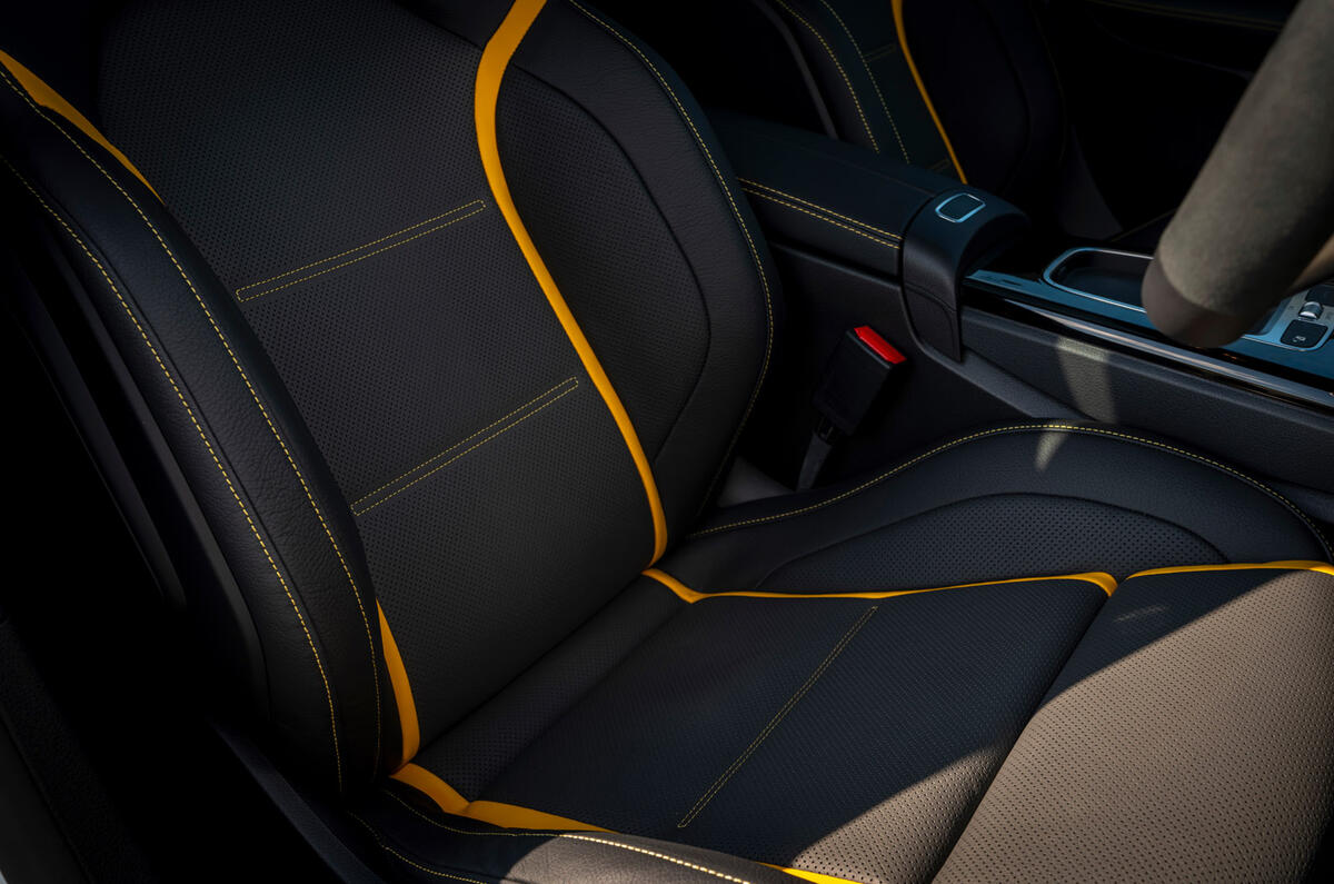 17 Mercedes AMG A45 S RT 2023 upholstery