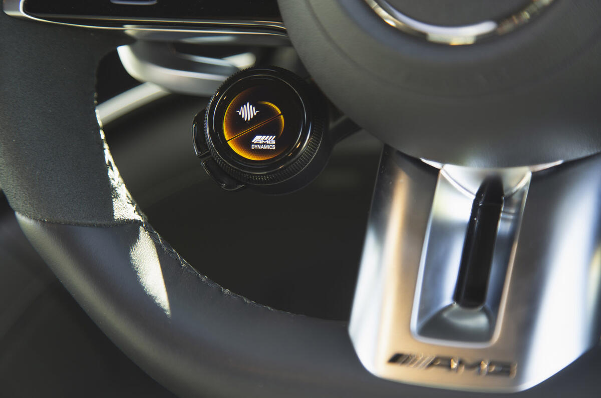 17 Mercedes AMG EQS 53 2022 RT Performance mode button