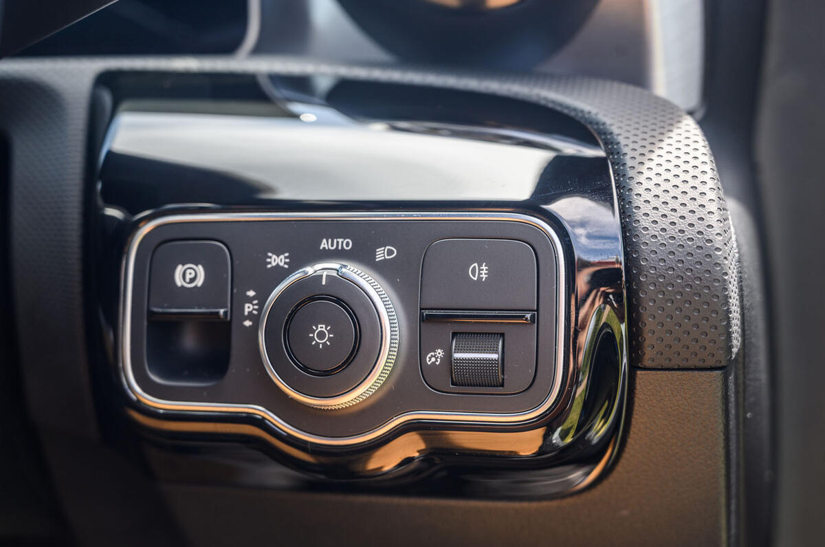 Mercedes-Benz A250e road test review - light controls
