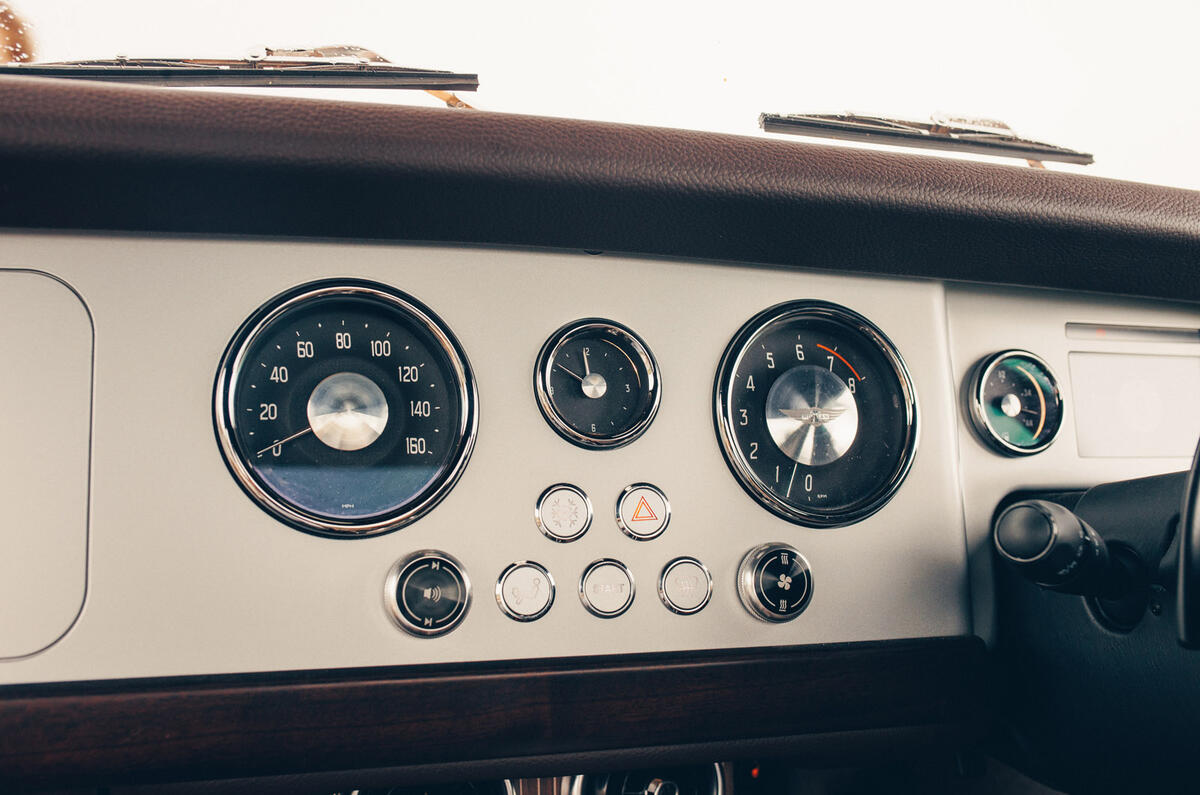 17 Morgan Supersport 2025 Autocar road test review instruments buttons