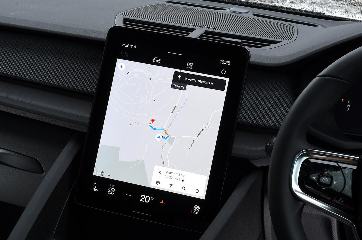 17 Polestar 2 BST Edition 270 RT 2023 infotainment 1