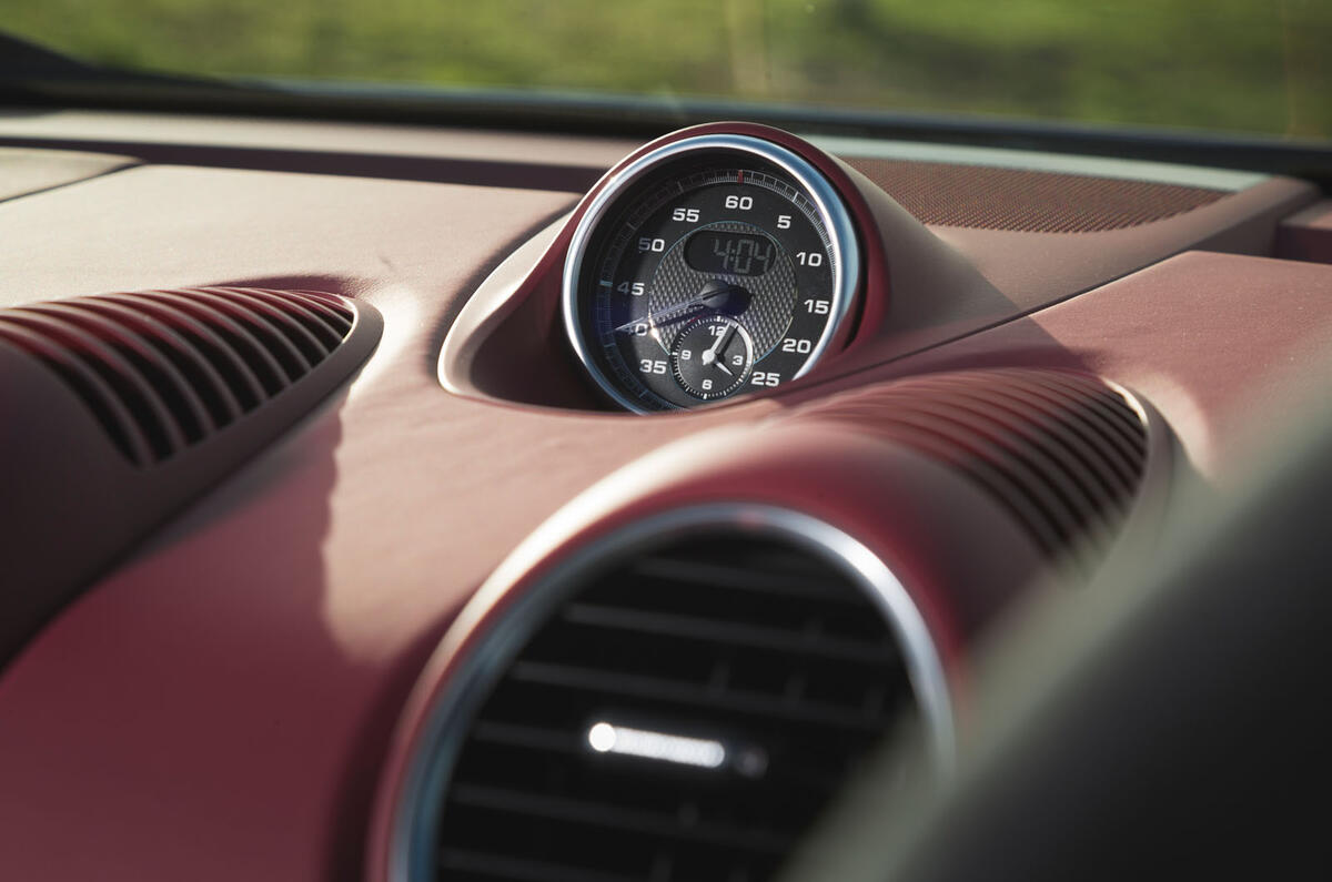 Porsche 718 Spyder 2020 road test review - clock