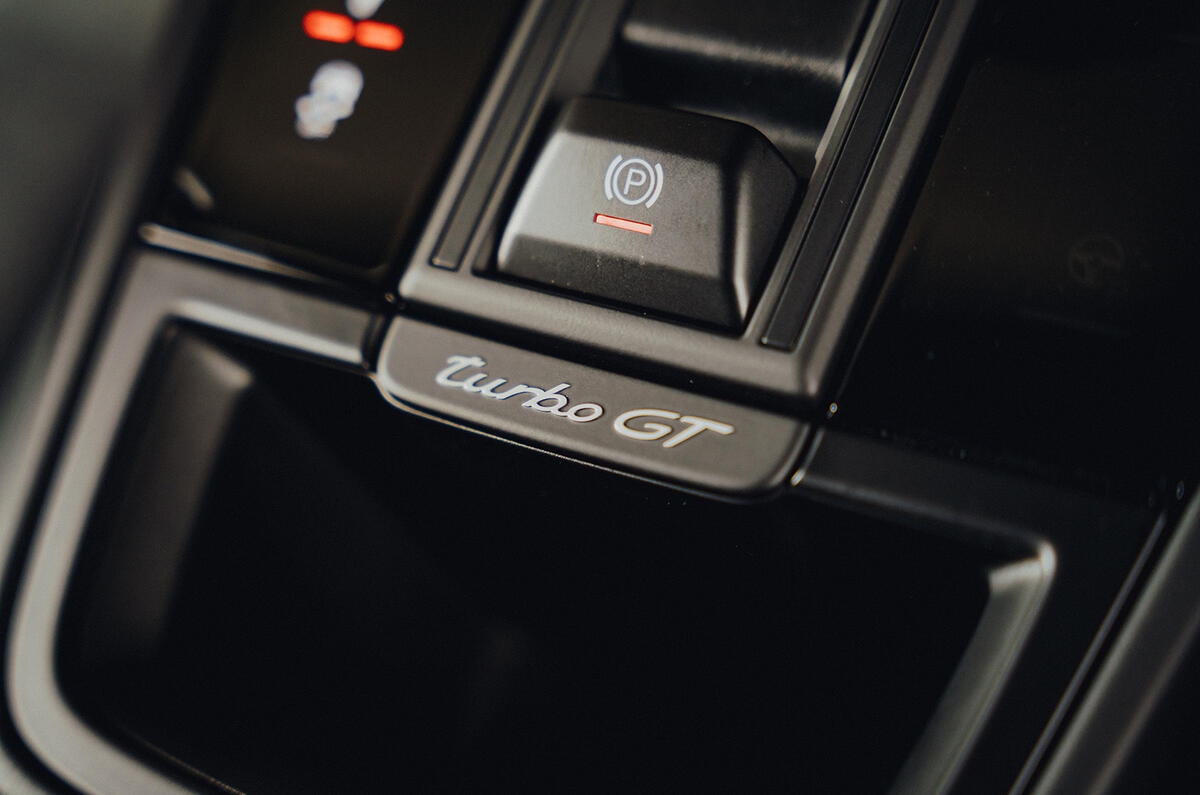 17 Porsche Cayenne Turbo GT handbrake