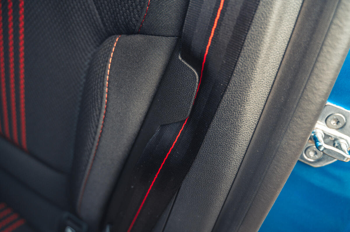 17 Renault Megane E Tech PHEV road test 2021 seatbelt clips