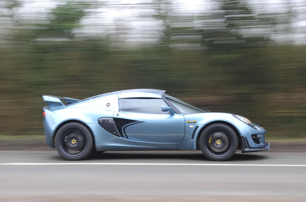no title Lotus Exige 260 v Ferrari F355