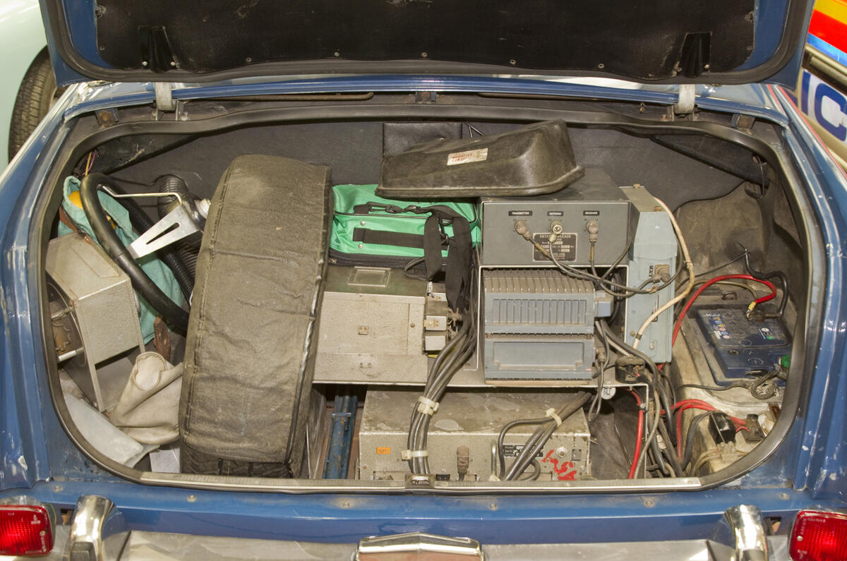 no title Vintage police cars: Rover P6 3500S