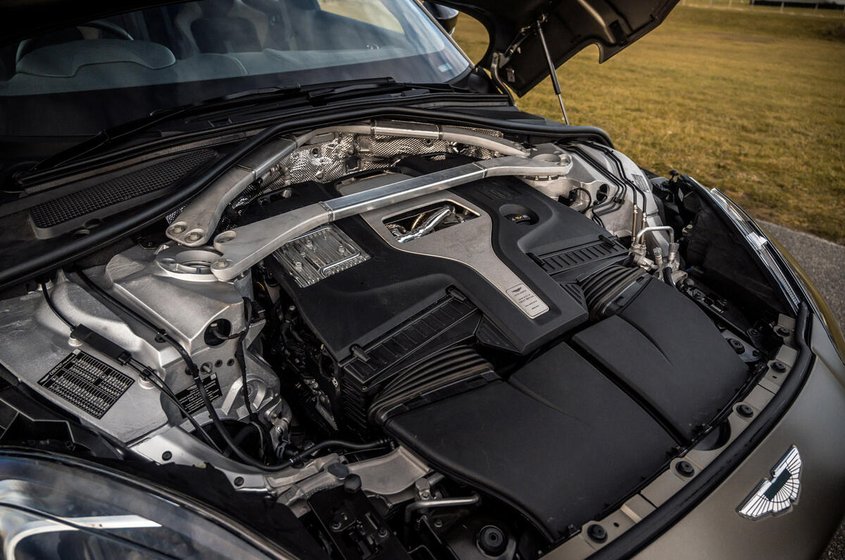 18 Aston Martin DBX 707 RT 2022 engine 18 Aston Martin DBX 707 RT 2022 engine