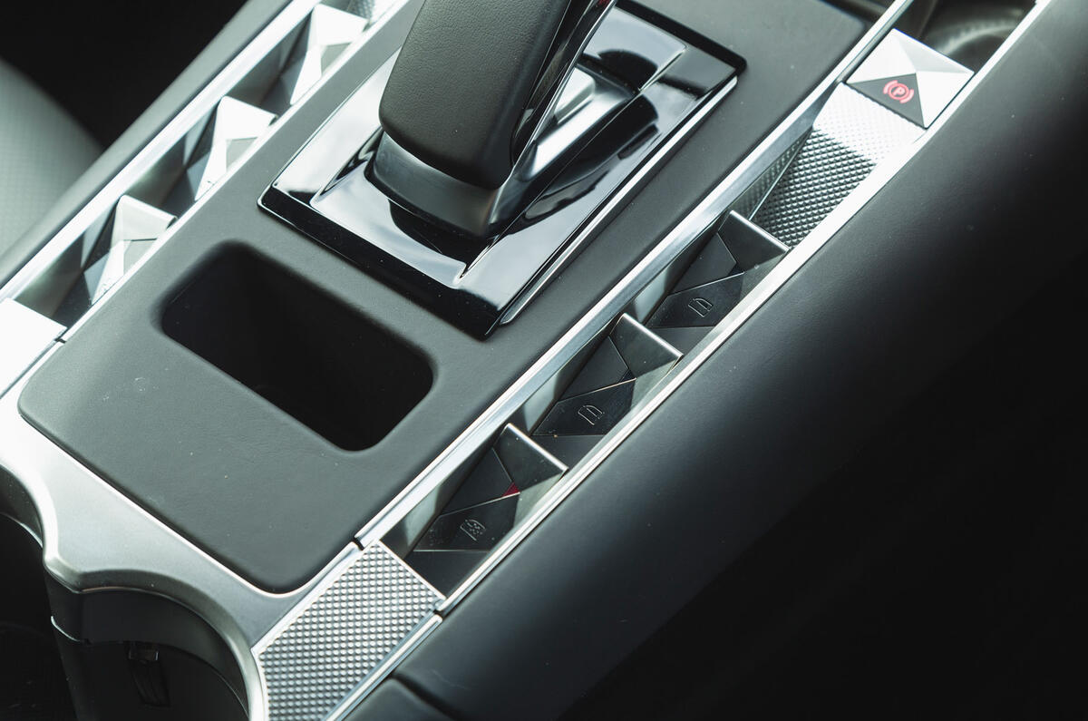 18 DS 7 E Tense 4x4 360 2023 RT switches electric windows