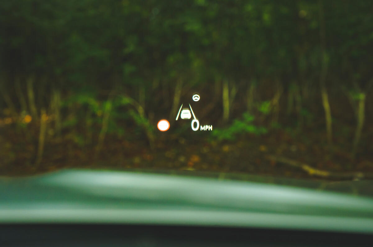 18 Genesis G70 2021 road test review HUD