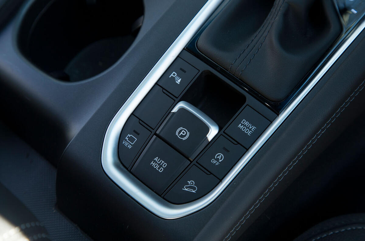Hyundai Santa Fe 2019 road test review - drive mode controls