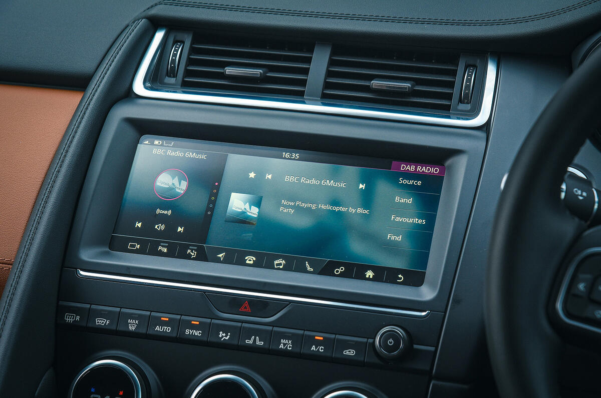 Jaguar E-Pace review infotainment