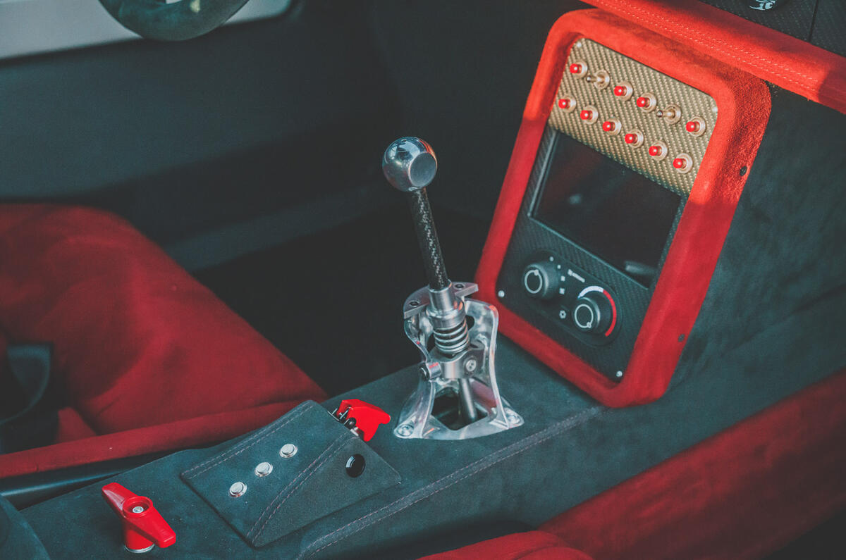 18 Kimera EVO037 2021 first drive review gearstick