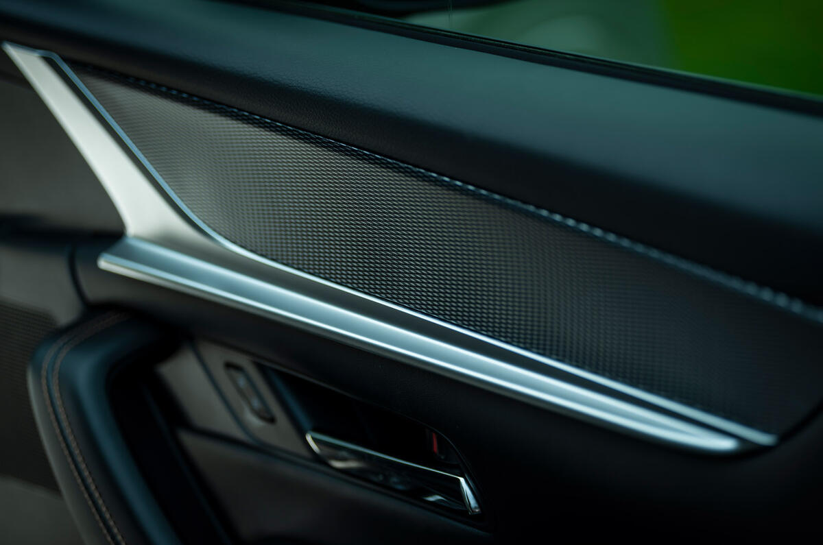 18 Mazda CX60 RT 2023 aluminium trim exclusive line