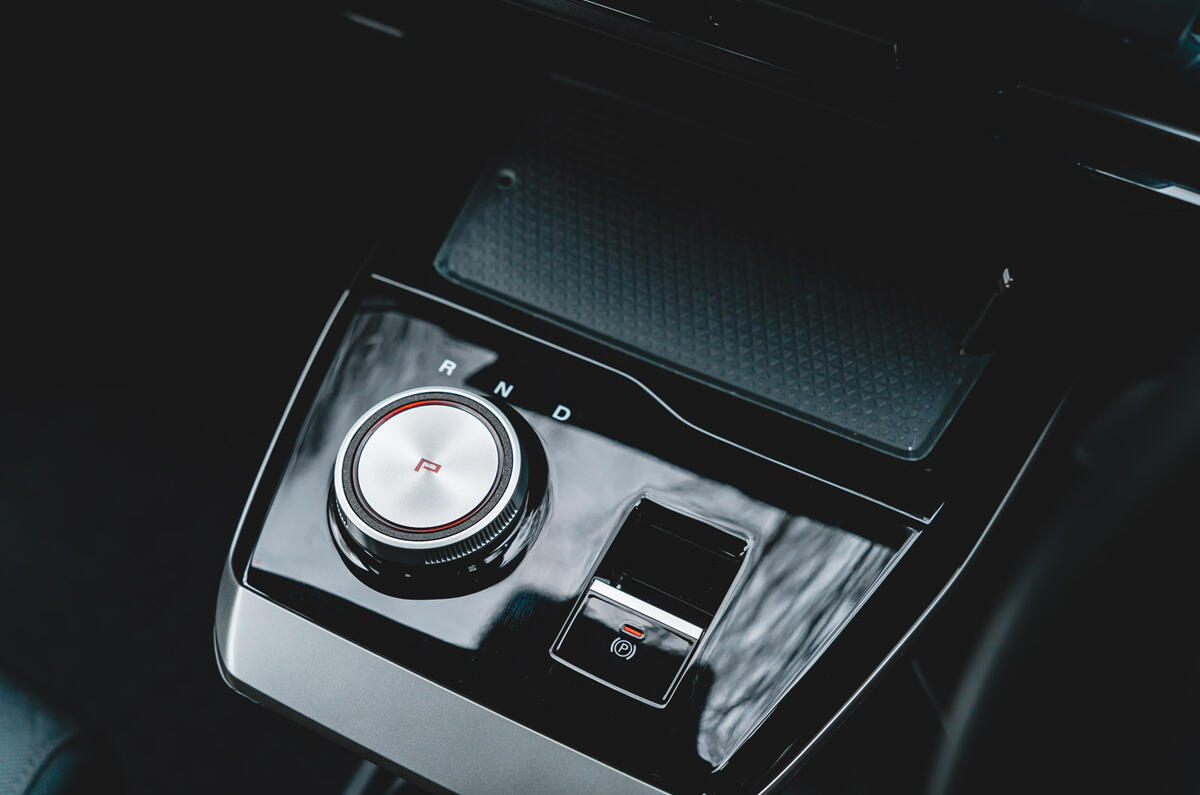 18 MG Motor MG4 EV Long Range RT 2023 gear selector 18 MG Motor MG4 EV Long Range RT 2023 gear selector