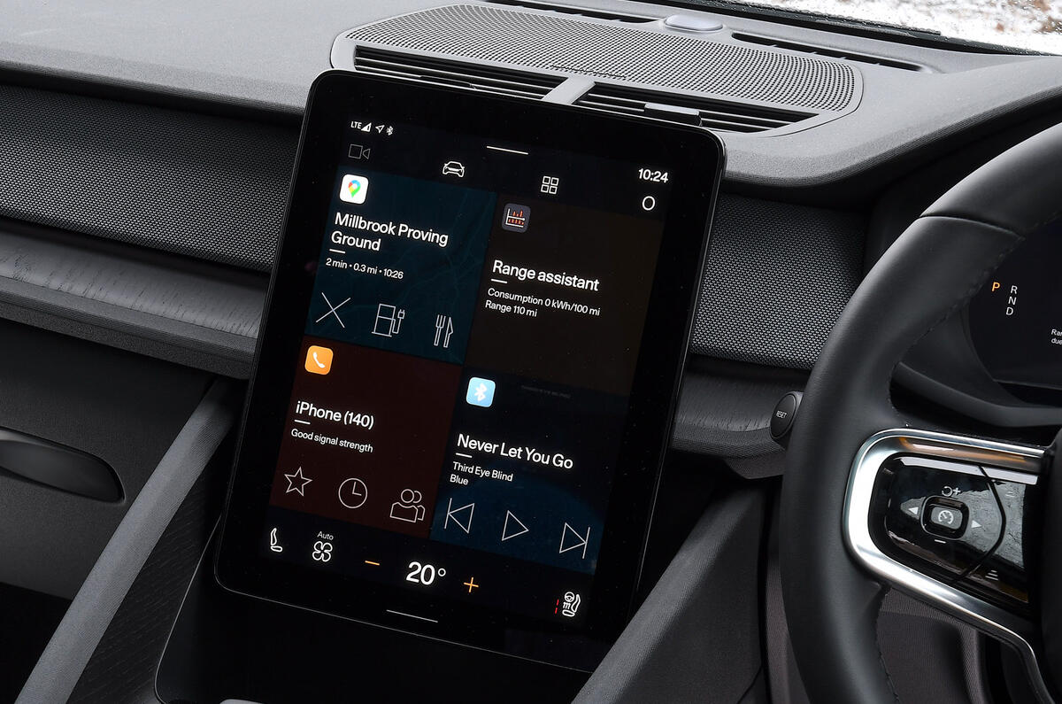 18 Polestar 2 BST Edition 270 RT 2023 infotainment 2