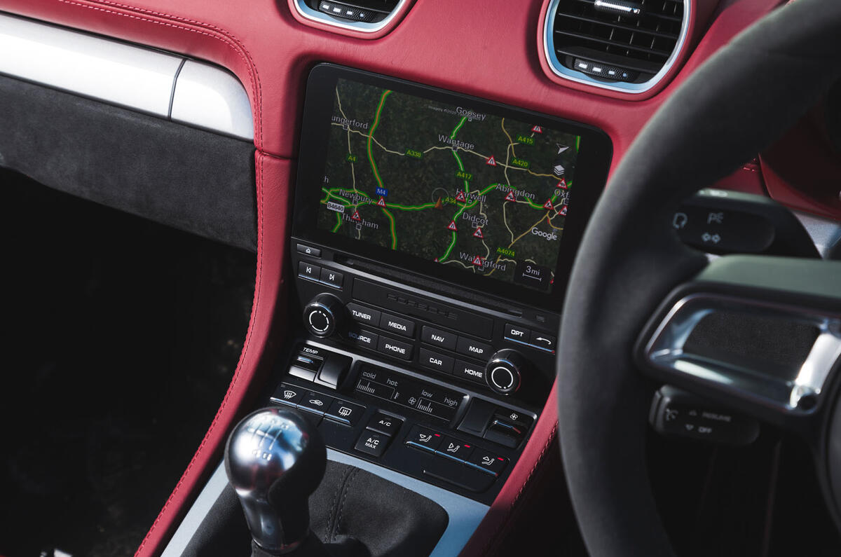Porsche 718 Spyder 2020 road test review - infotainment