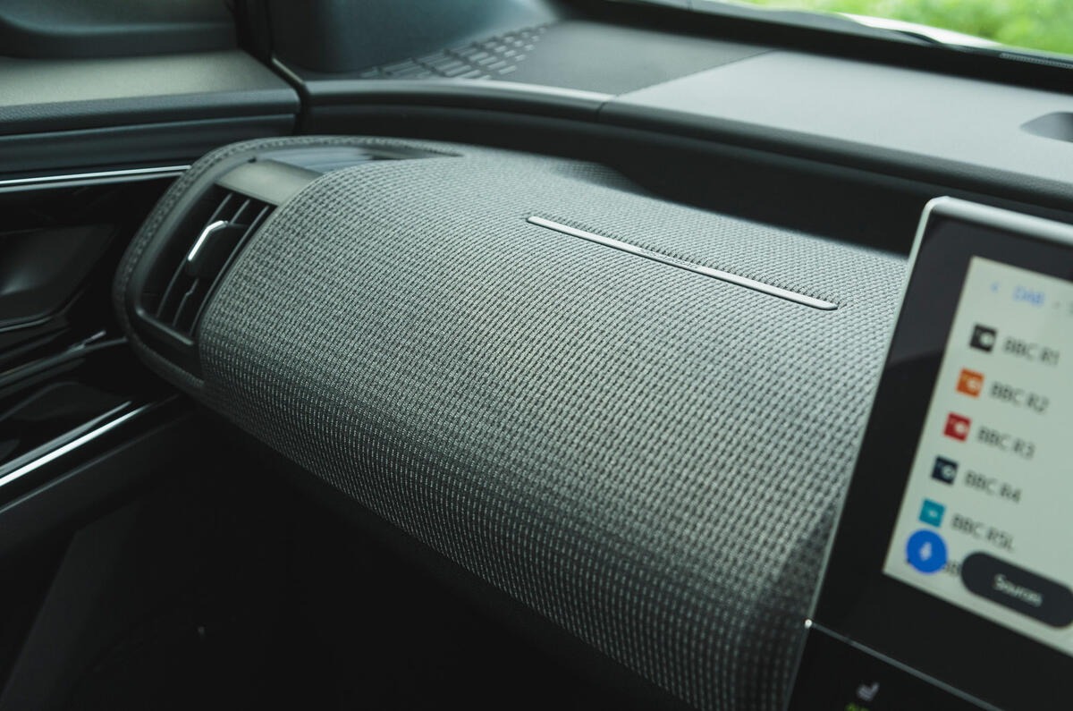 18 Subaru Solterra RT 2023 dash mat