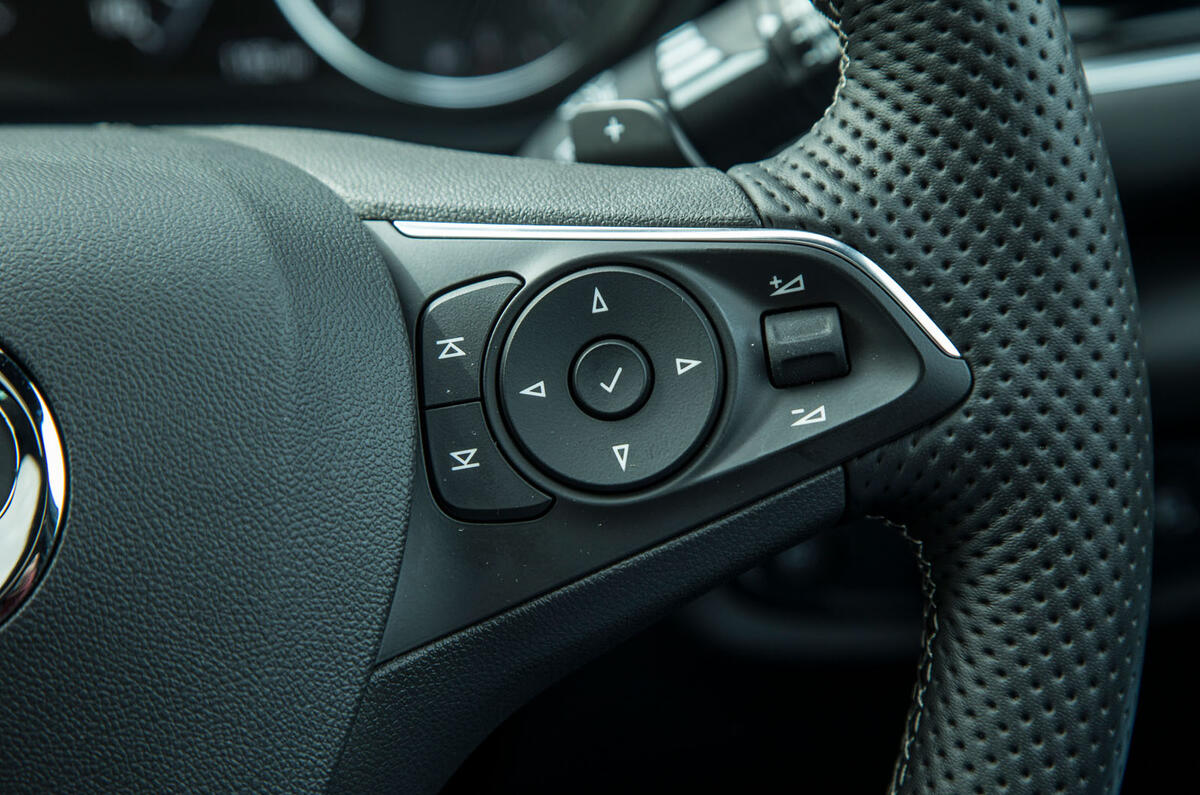 Vauxhall Insignia Sports Tourer GSI review stereo controls