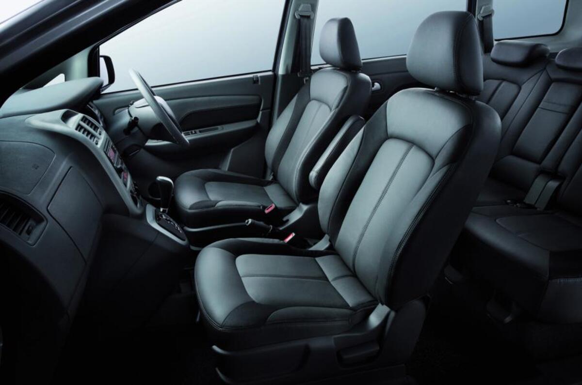 Proton Exora interior