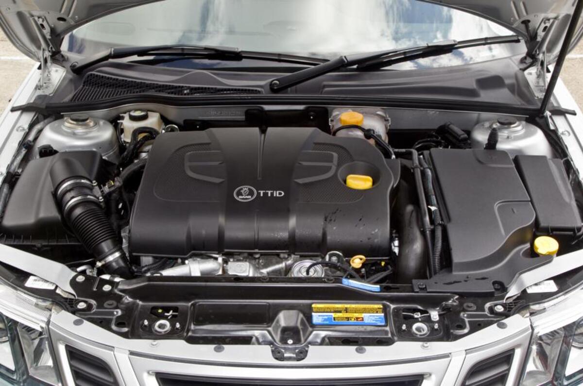 Saab 9-3 Sportwagon engine bay