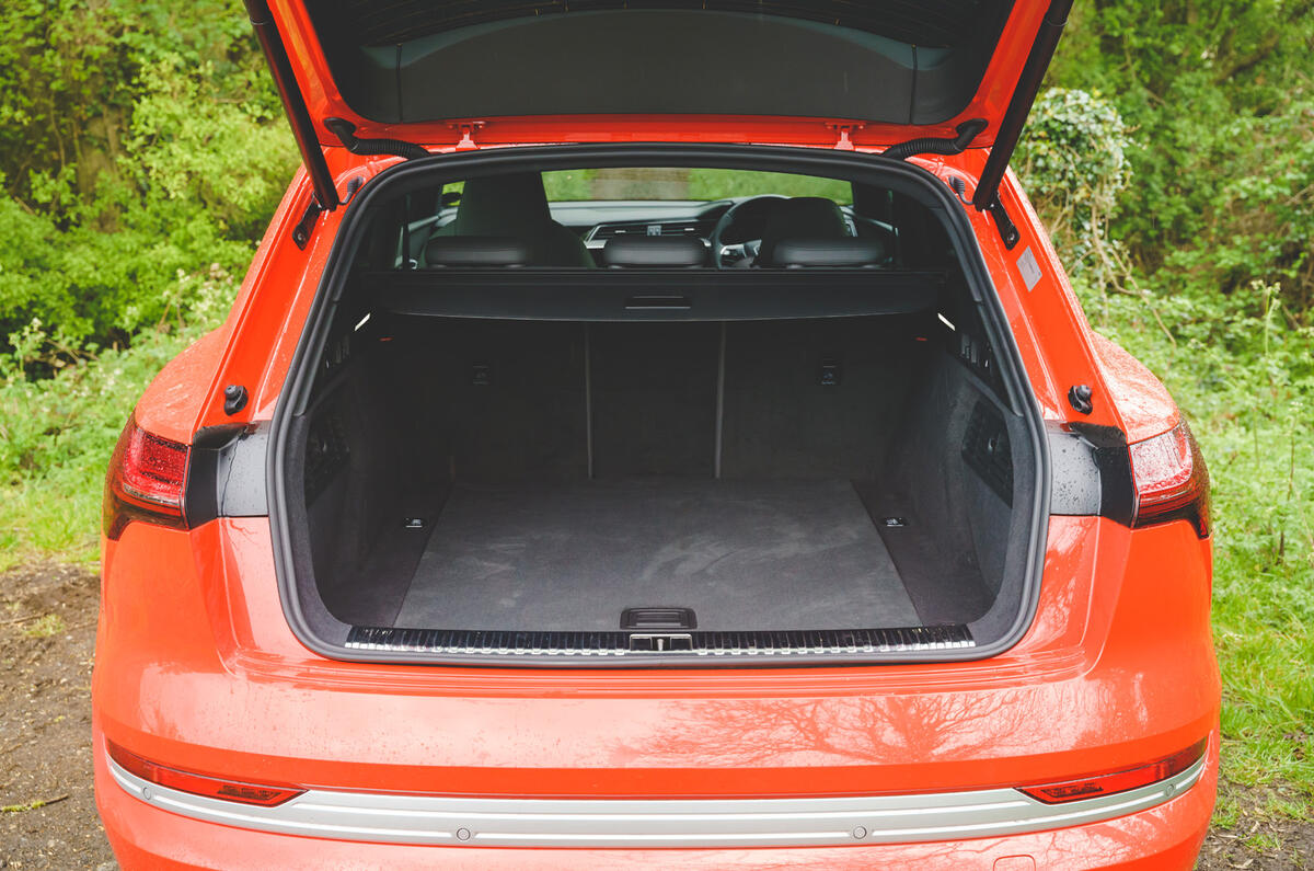 19 Audi E Tron S 2021 RT boot