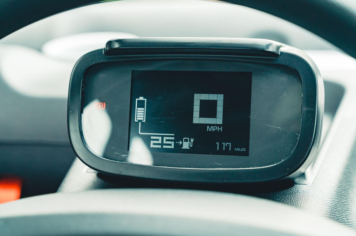 19 Citroen Ami RT 2023 gauges