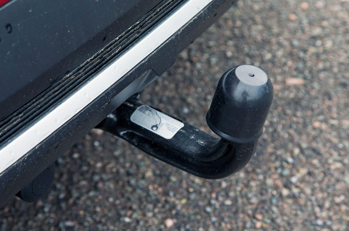 DS 7 Crossback 2018 road test review tow bar