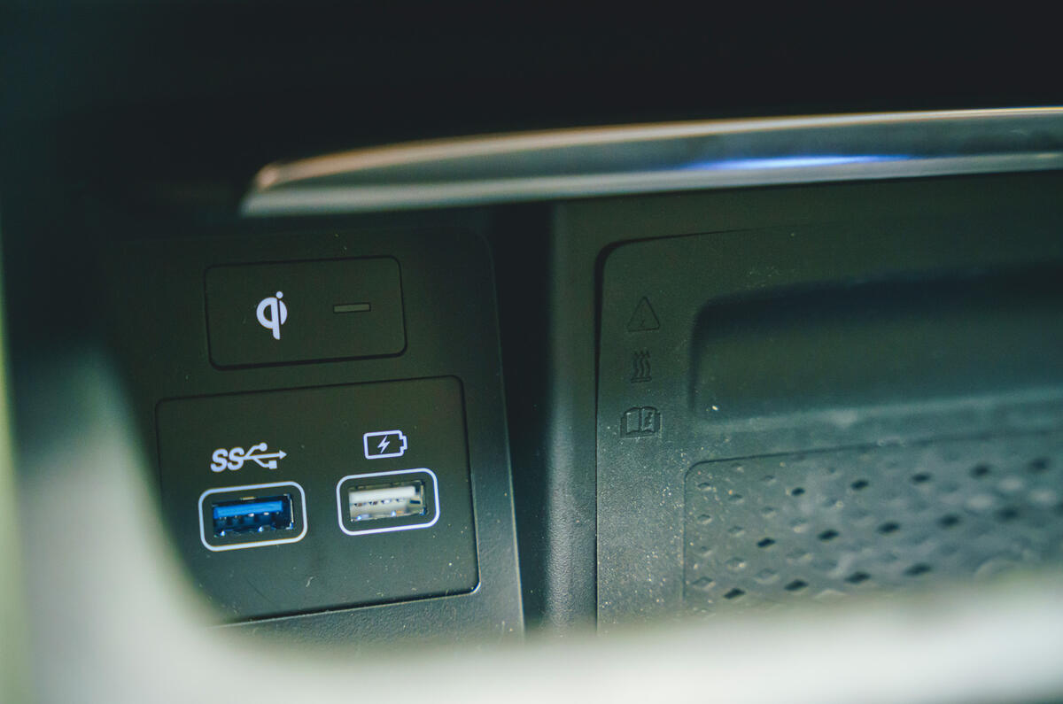 19 Genesis GV80 2021 road test review USB ports 19 Genesis GV80 2021 road test review USB ports