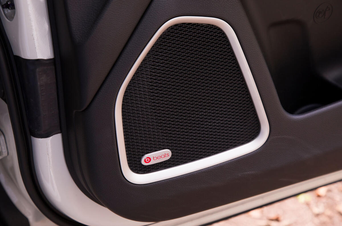 Jeep Compass 2018 road test review - speakers