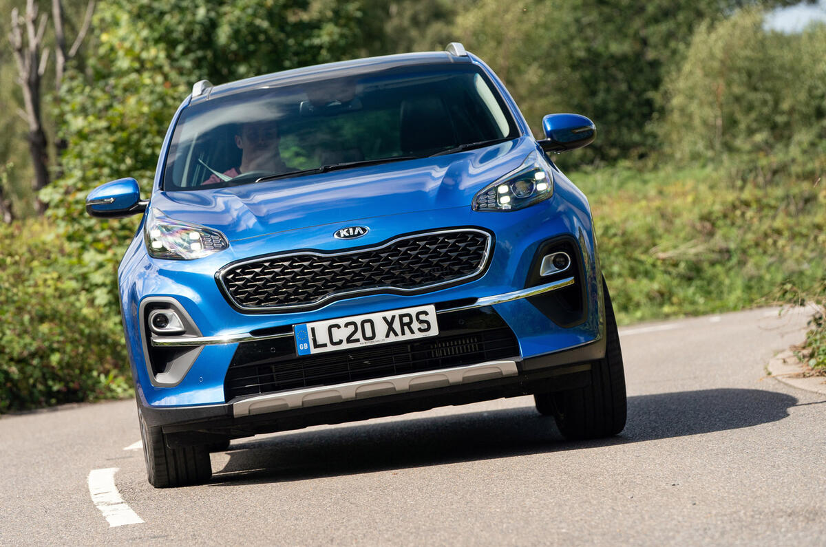 19 Kia Sportage 2020 road test review update cornering front