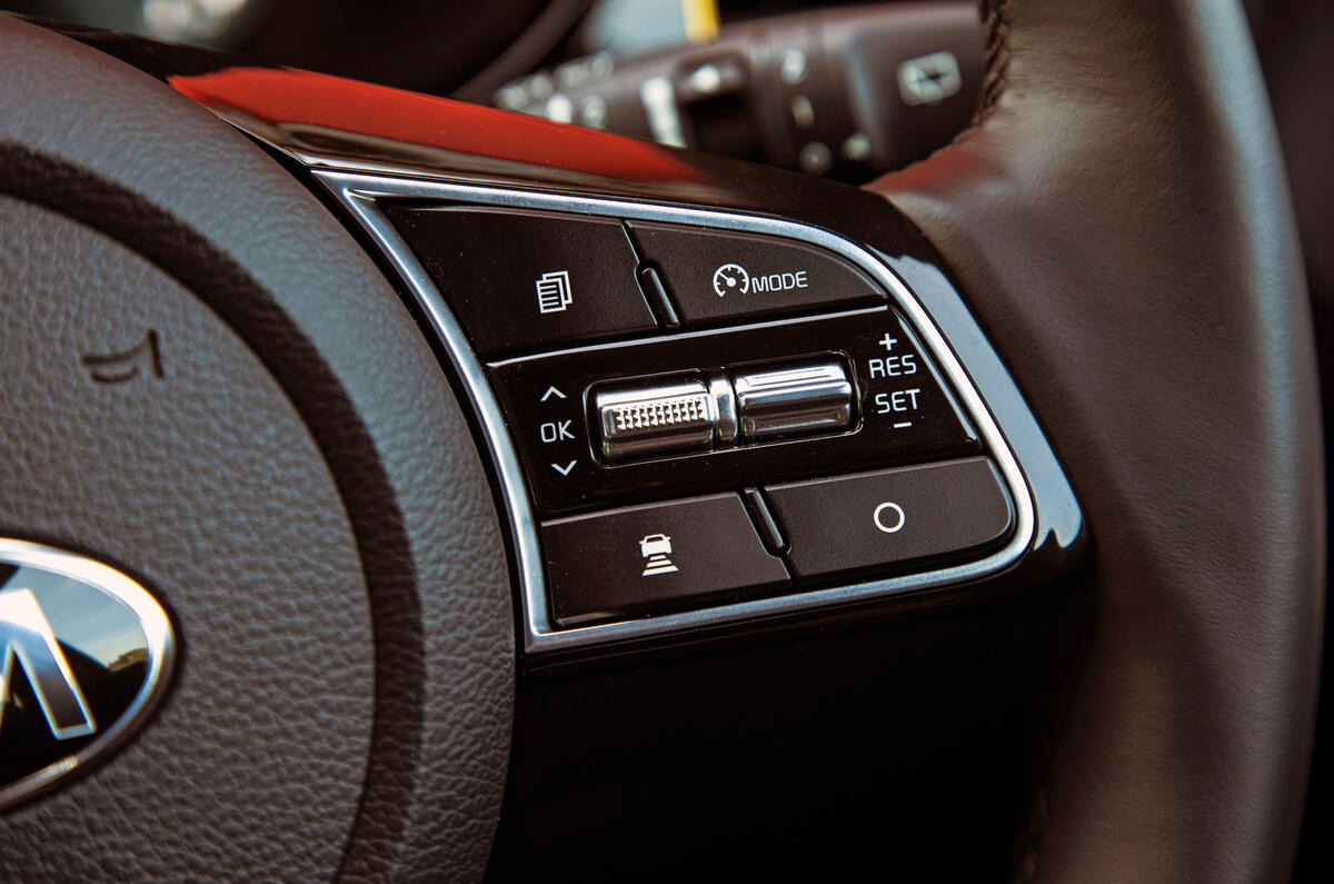 Kia Xceed 2019 road test review - steering wheel