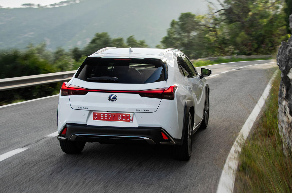Lexus UX 2019 road test review - on the road back