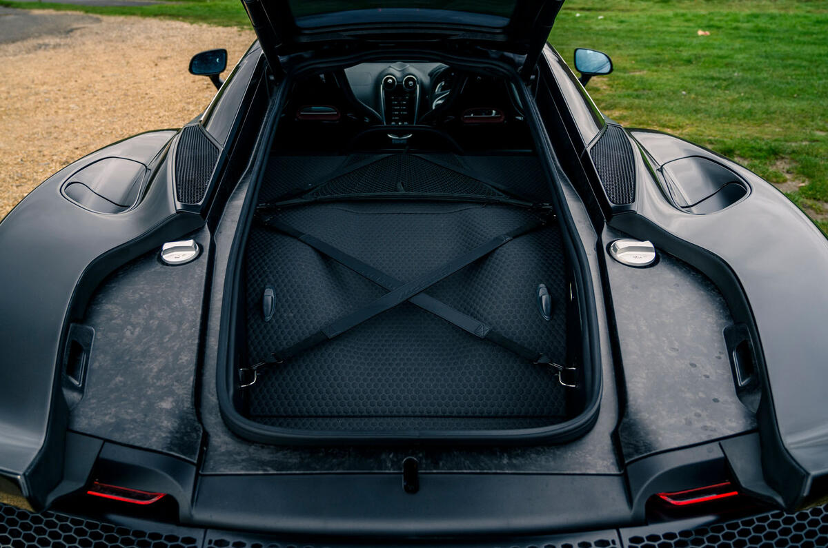19 McLaren GT 2021 road test review boot